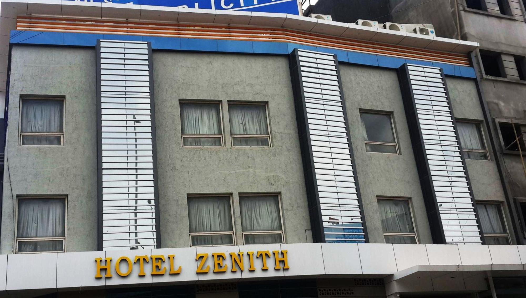 Hotel Zenith 수라트 외부 사진