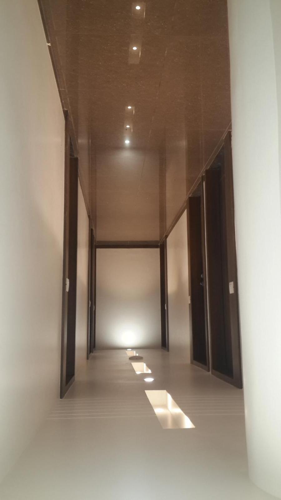 Hotel Zenith 수라트 외부 사진