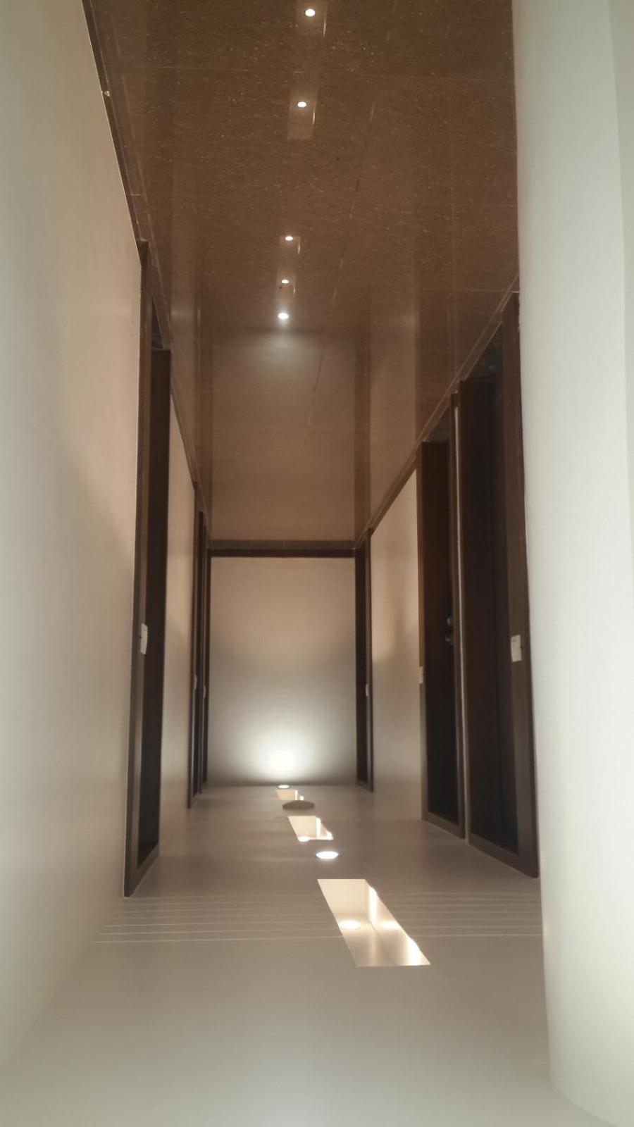 Hotel Zenith 수라트 외부 사진