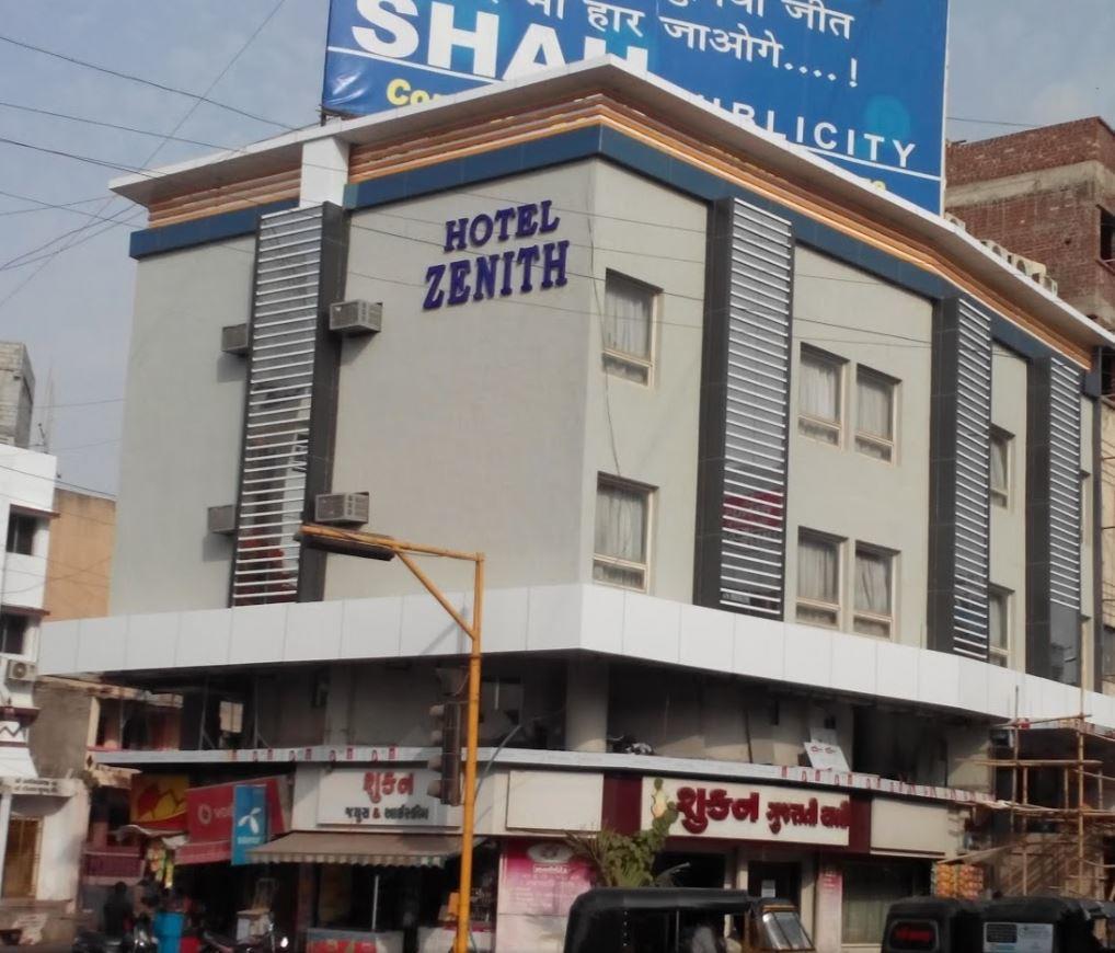 Hotel Zenith 수라트 외부 사진